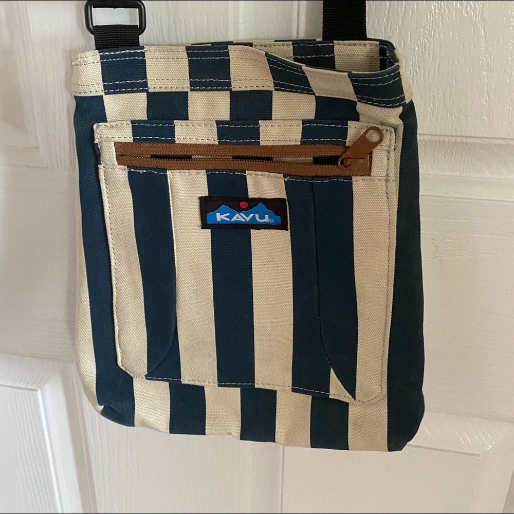 KAVU across body